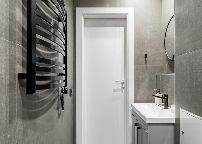 With Free Parking And Self Check In