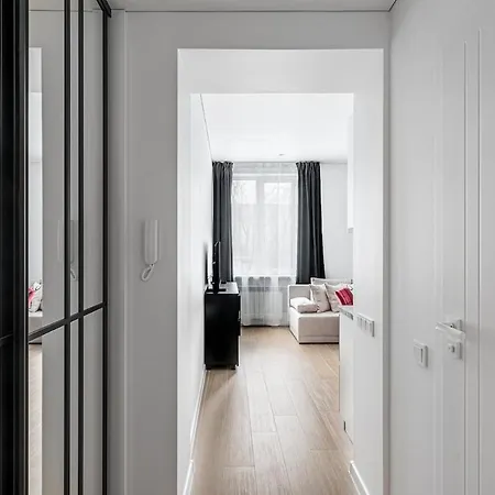 With Free Parking And Self Check In *